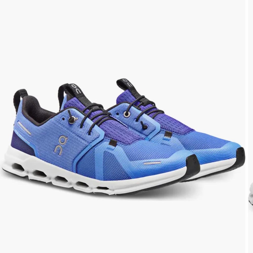 On Cloud Sky Sneakers